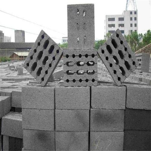 水泥砖的艺术变奏 从功能建材到空间美学的多重表达