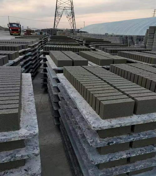 产品主要用于适用园林景观,市政道路,小区绿化等.产
