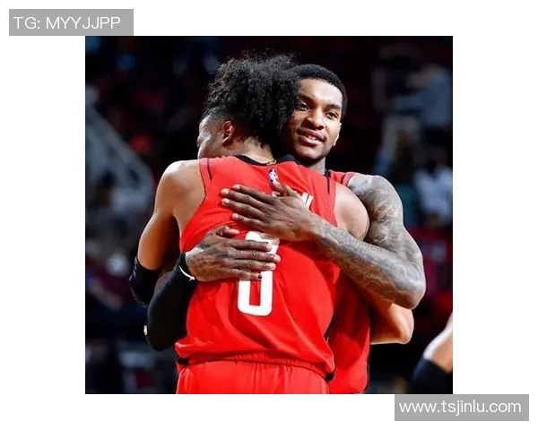 雄鹿队全力以赴训练特纳小波特等球员展现专注精神