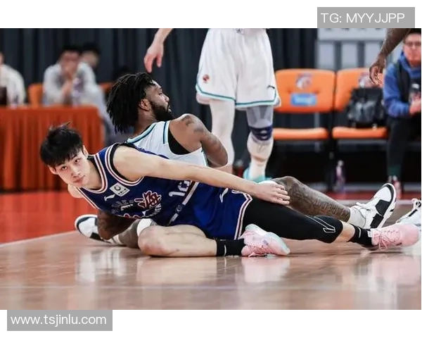 上海更新国内球员注册信息：与戴昊续约2年 然后租借至宁波